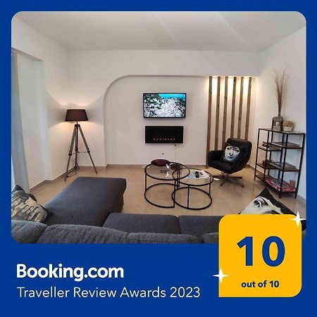 Grey Swan - Modern & Stylish Apartment With Private Parking Volos Luaran gambar