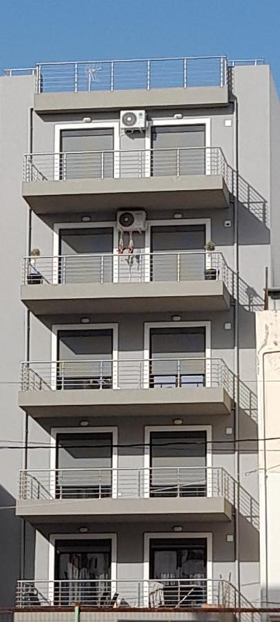 Grey Swan - Modern & Stylish Apartment With Private Parking Volos Luaran gambar
